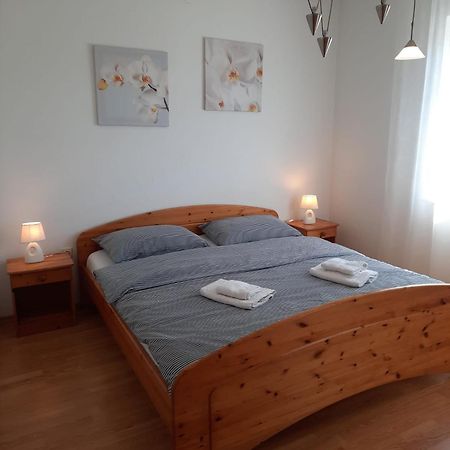 Apartman Mila Novi Vinodolski Bagian luar foto